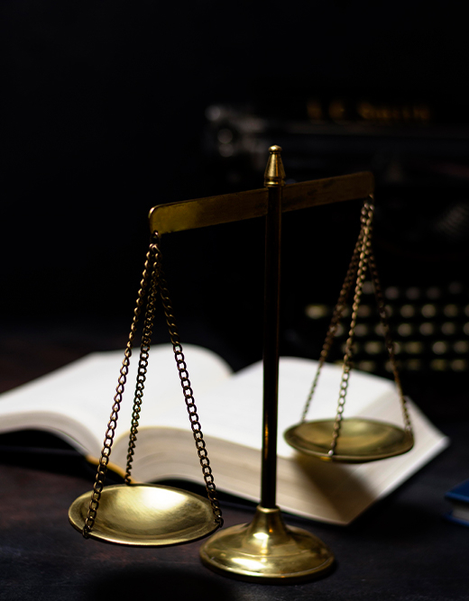 İzmir şirketler ve ticaret hukuku danışmanlığı ile ticari risklerinizi yönetin. İzmir şirket avukatı ile kurumsal yapınızı güçlendirin.